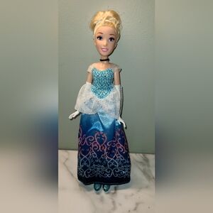 Disney Princess Royal Shimmer Cinderella